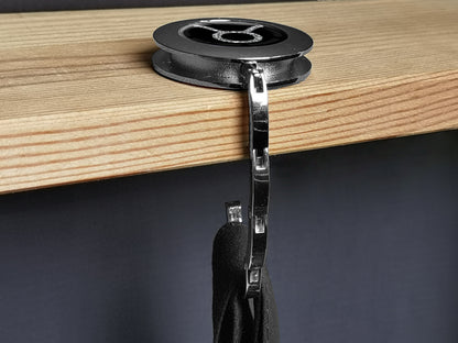 metALUm Taschenaufhänger Handtaschenhalter Sternzeichen STIER IN Silber mit faltbarem Magnetverschluss #2601067