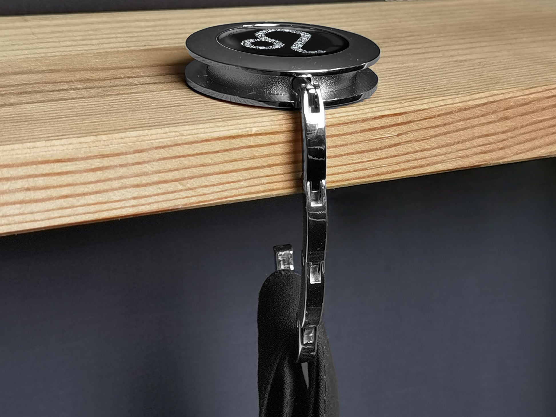 metALUm Taschenaufhänger Handtaschenhalter Sternzeichen LÖWE IN Silber mit faltbarem Magnetverschluss #2601071