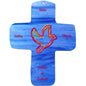 Ein blaues metALUm Wandkreuz mit einem bunten Taubenumriss und rotem deutschen Text: "Unter Gottes Flügeln findest du Zuflucht." Ideal als Geschenk für Kinder, verfügt über ein oberes Loch zum Aufhängen.